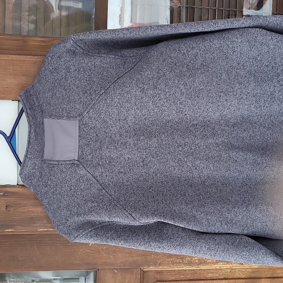 Under Armour half zip MINT CONDITION flecked...thick dressy look - Picture 8 of 8